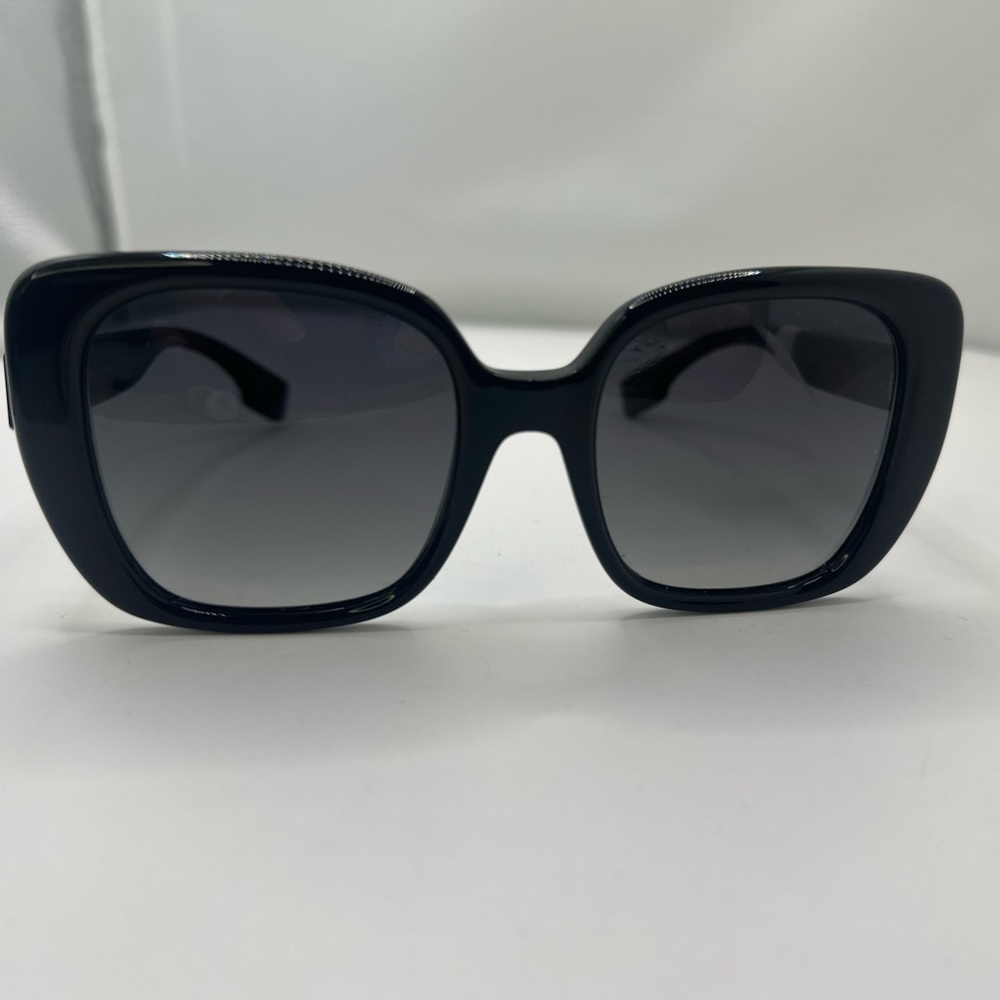 Burberry Helena Sunglasses - Picture 4 of 7